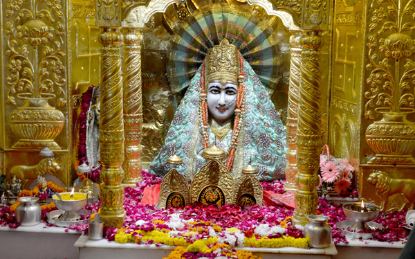 Nau Devi Darshan with Amritsar Golden Temple